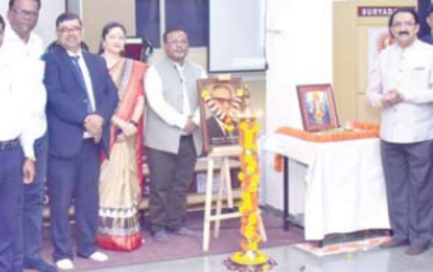 भारत ‘फार्मेसी ऑफ द वर्ल्ड’ बनने की दिशा में अग्रसर